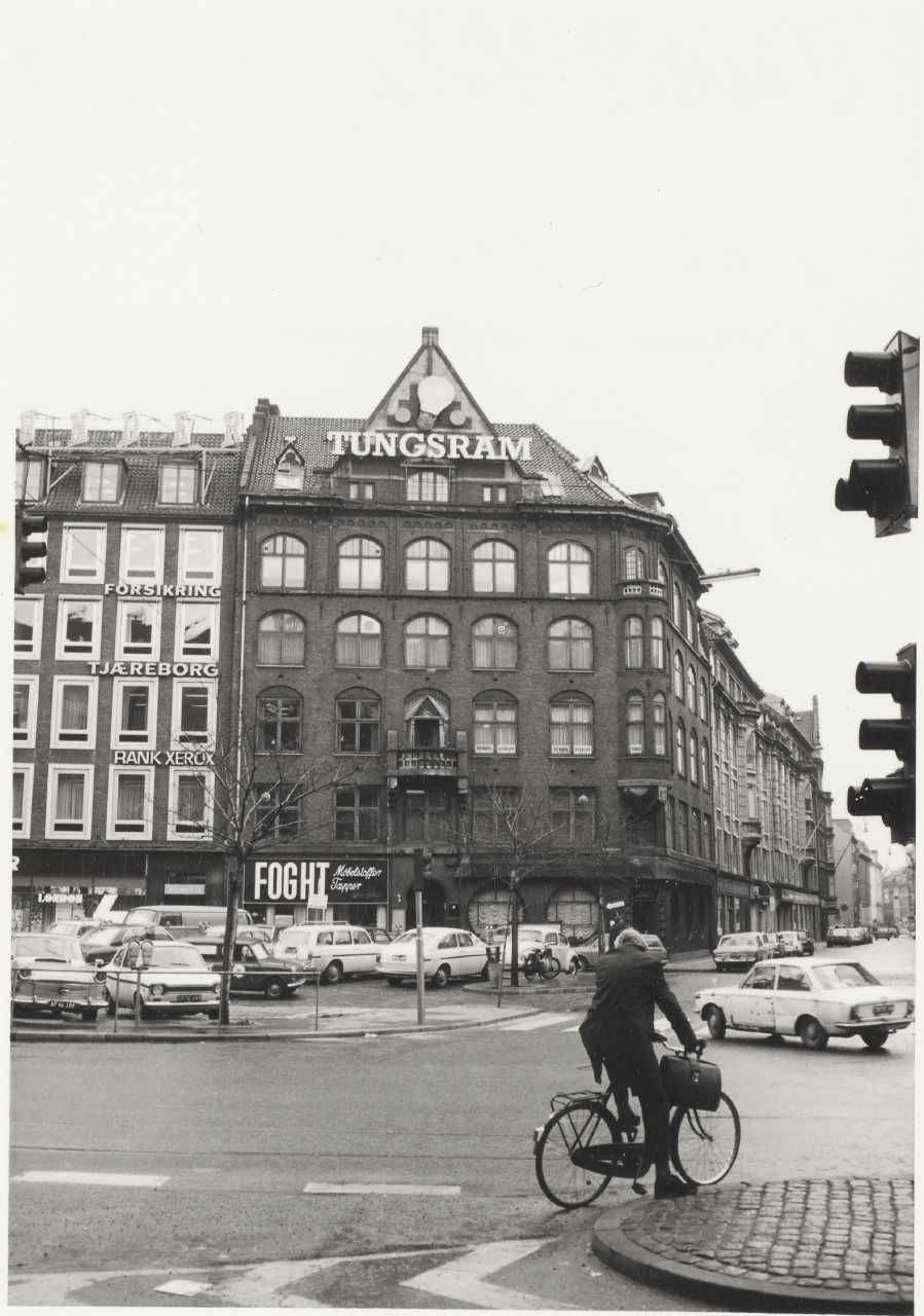 Facade Mod Gaden, Vester Voldgade 77, København, 1974 - Nationalmuseets ...