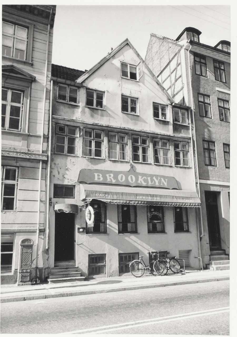 Facade Mod Gaden, Toldbodgade 3, København, 1977 - Nationalmuseets ...