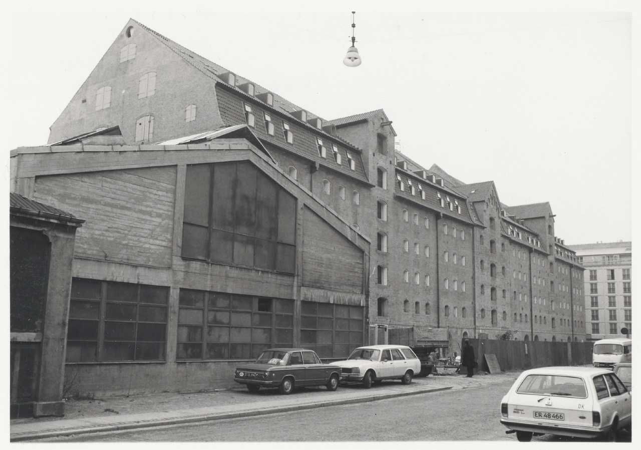 Facader Mod Gaden, Toldbodgade 26-28, København, 1977 - Nationalmuseets ...