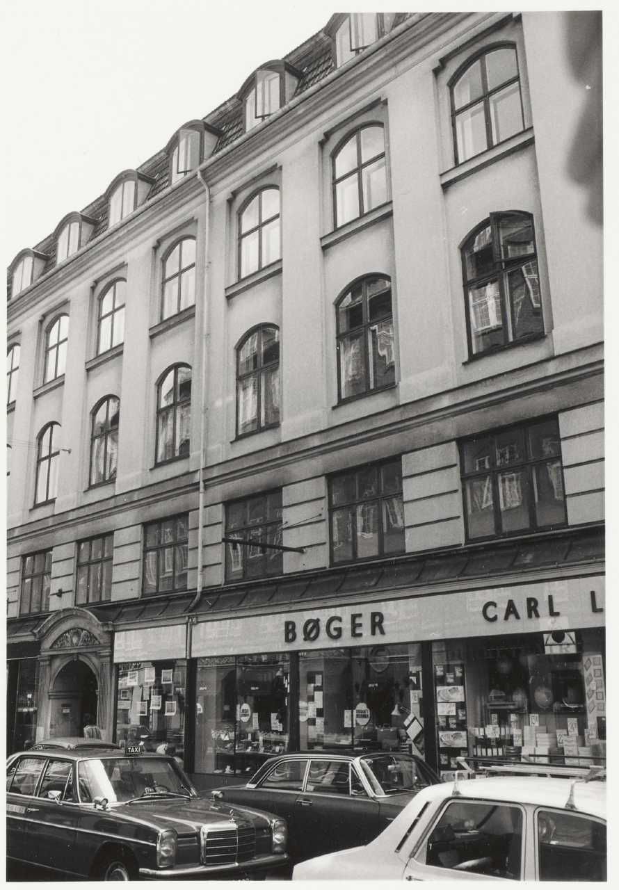 Facade Mod Gaden, Store Regnegade 2, København, 1974 - Nationalmuseets ...